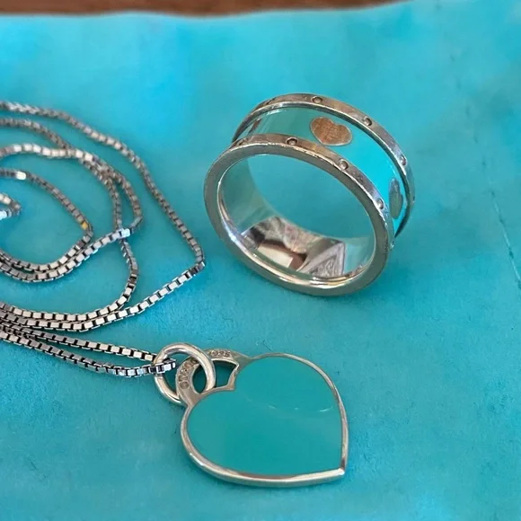 TIFFANY & CO Blue Enamel Heart Ring-Size 5.5 & Blue Enamel Heart Charm - Picture 3 of 10